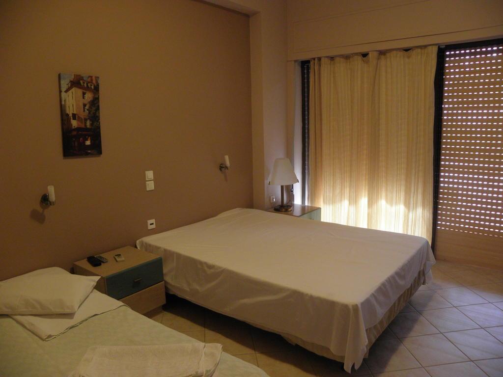 Riviera Hotel Poros  Bagian luar foto