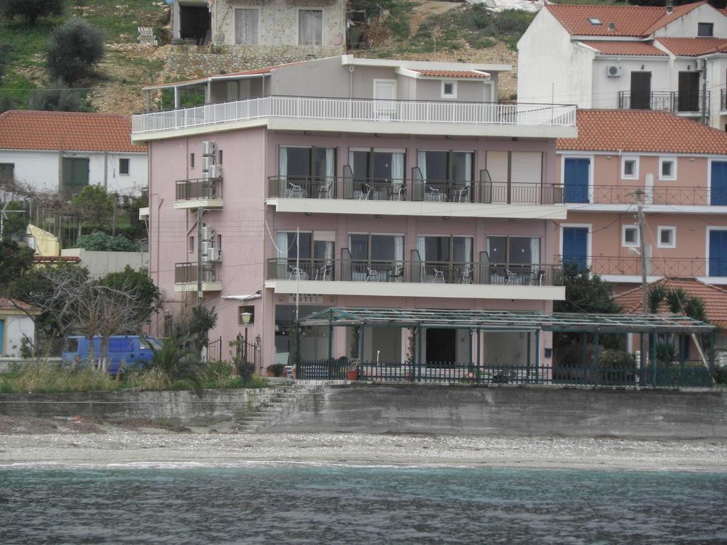 Riviera Hotel Poros  Bagian luar foto